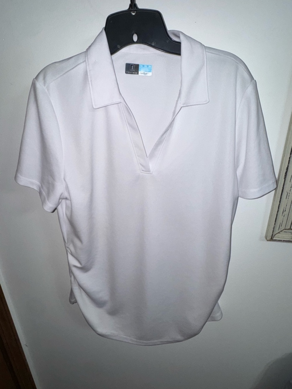 PGA Tour White Women's Short-Sleeve Polo V-Neck Top